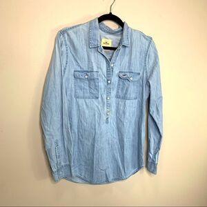 SALE💙 Hollister Jean shirt xs super cute B1